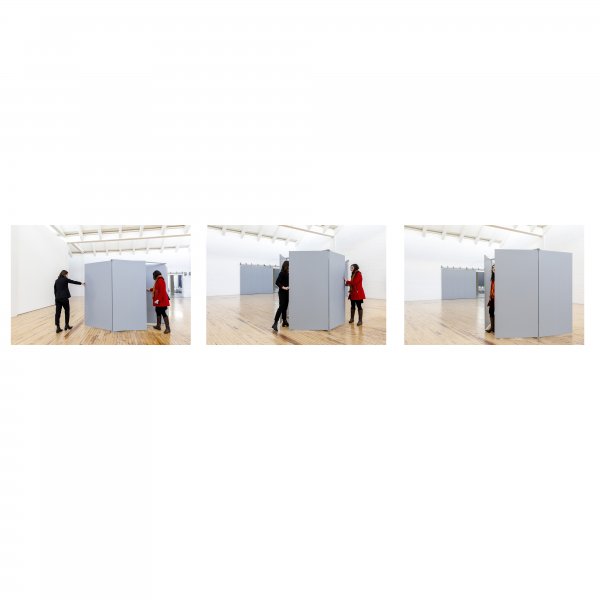 Drehflügel Serie E (Revolving Vanes Series E), 1967, vista d’instal·lació, Dia:Beacon, Beacon, New York. 2019. © Estate of Charlotte Posenenske, Frankfurt am Main. Foto: Eva Deitch, courtesy Dia Art Foundation, New York