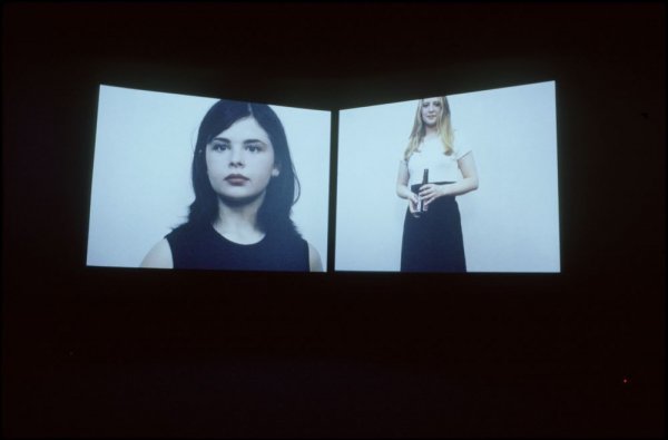 Rineke Dijkstra. The Buzz Club, Liverpool, England / Mysteryworld, Zaandam, NL 1996-97 1996-1997