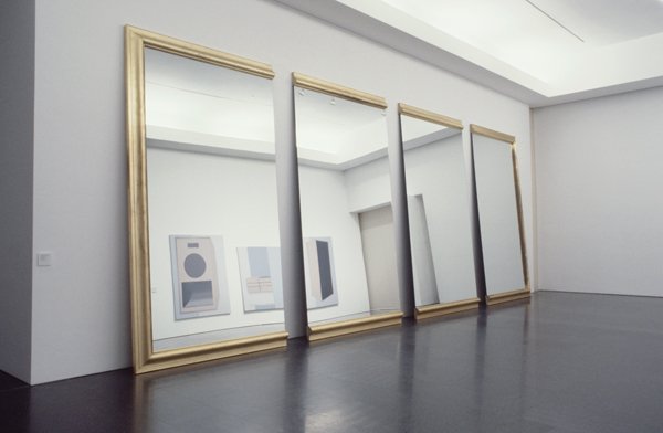 Introversiones: Aspectos de la Colección