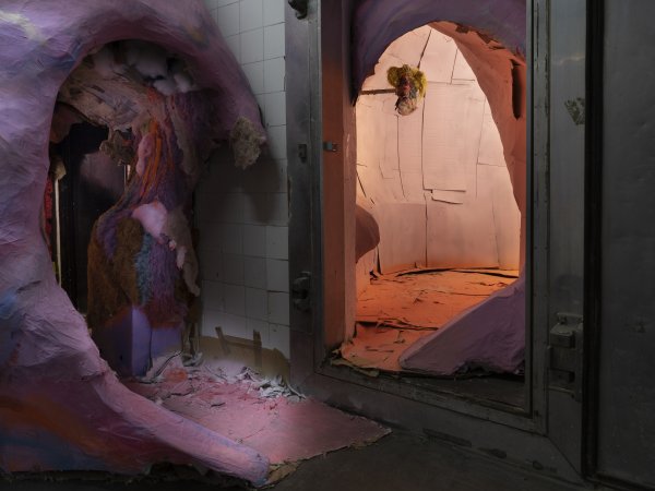 Antoni Hervàs, Sausages, OKELA (Bilbao, 2021). Foto: Mikel Escauriaza.