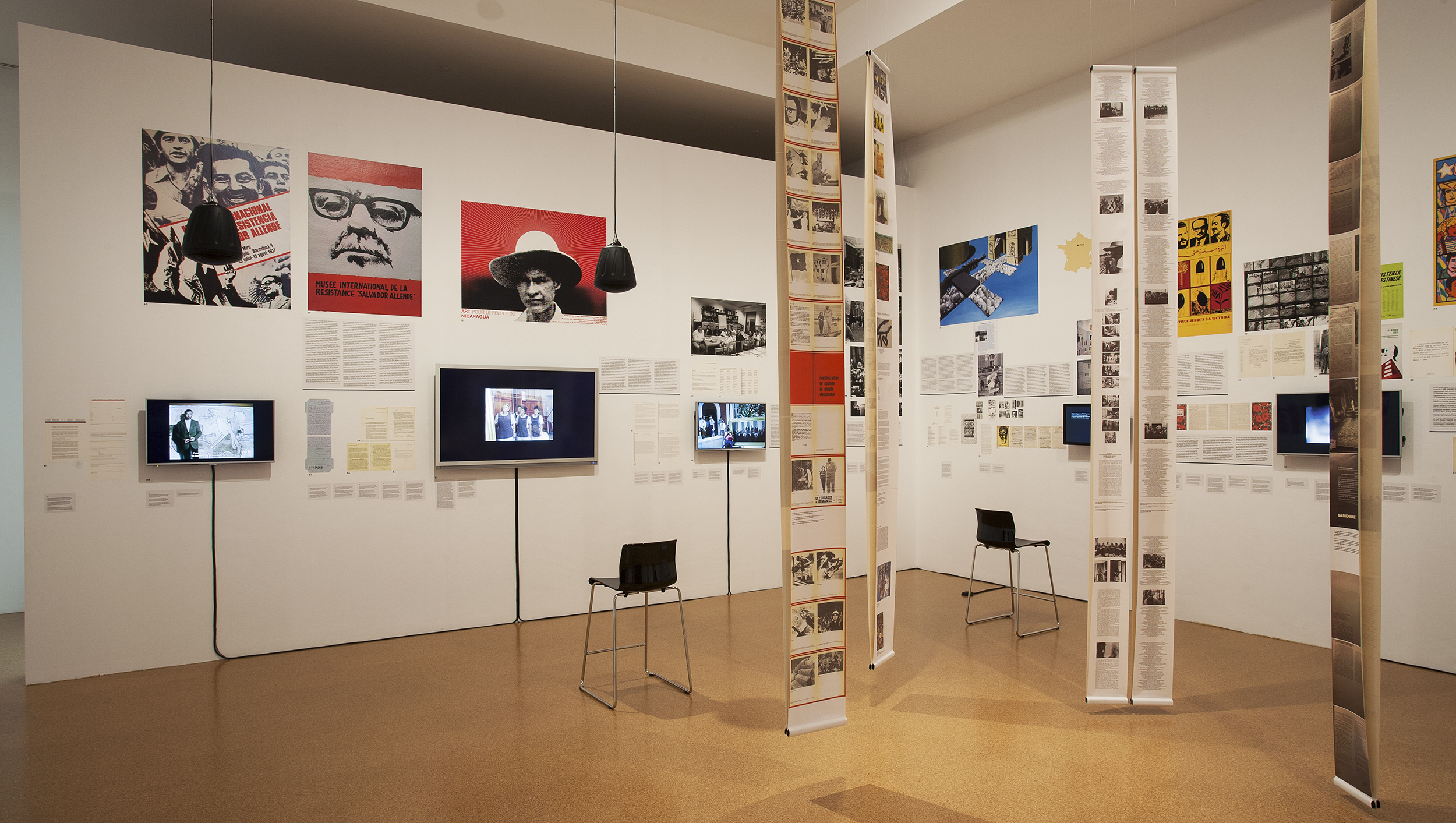 Vistes de l'exposició 'Passat inquiet. Narratives i fantasmes de l’Exposició Internacional d’art en solidaritat amb Palestina, 1978', 2015. Foto: La Fotogràfica