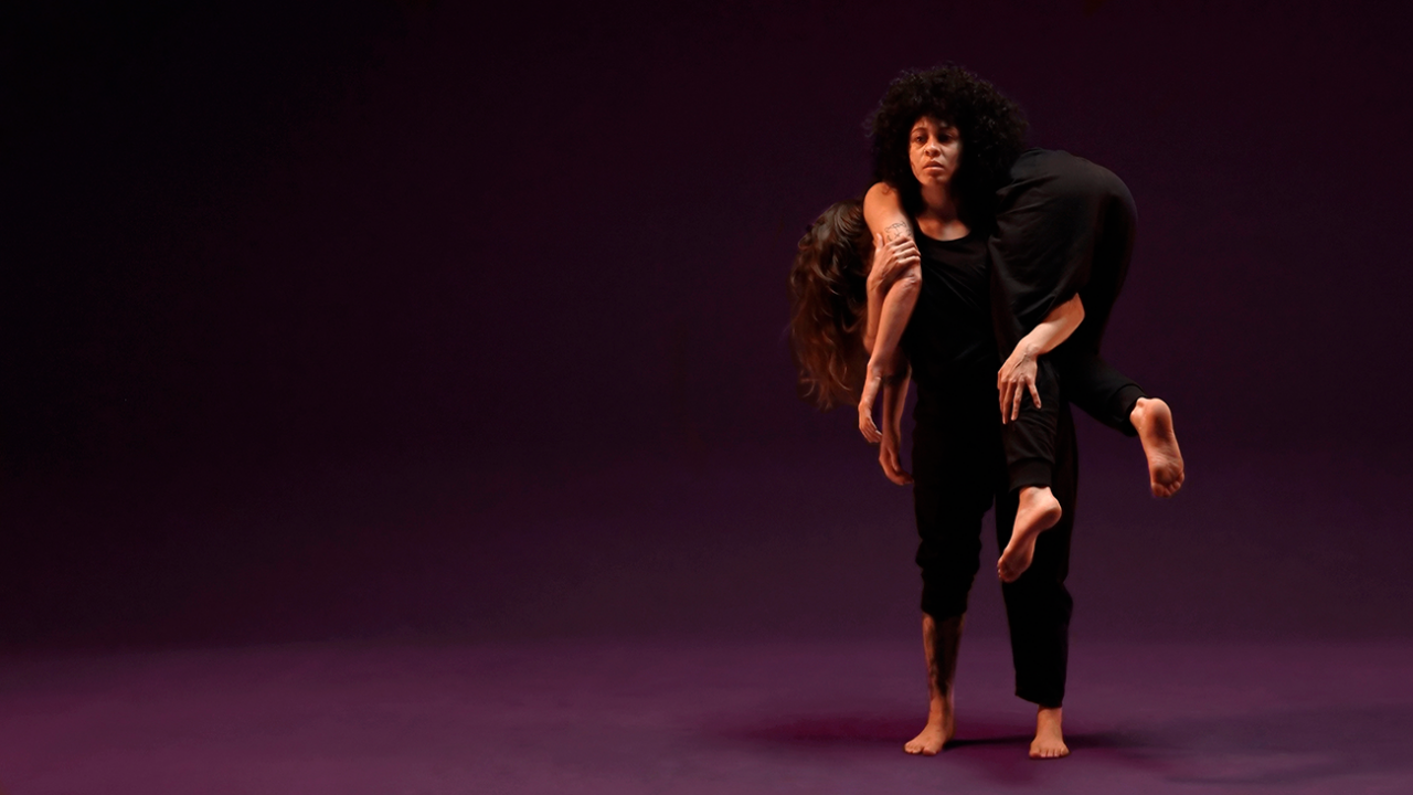 Carlos Motta “Gravedad”, 2024. Cortesía de Galería Vermelho, São Paulo