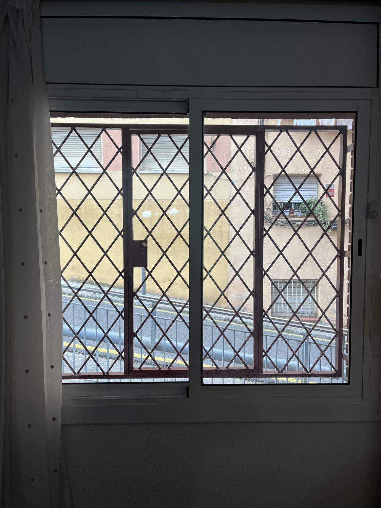 Vista des de la finestra de casa de Laura Benítez Valero, al Carmel