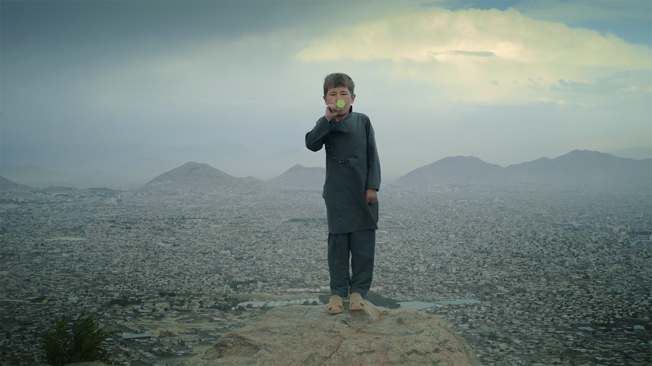 Fotograma. Hazara, Aziz. Bow Echo, 2019. Col·lecció MACBA. Consorci MACBA. Donació Fundación Privada Han Nefkens​