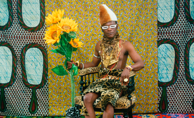 Samuel Fosso, "The Chief who Sold Africa to the Colonists", de la serie "Tati". © Colección Isabel S. Wilcox