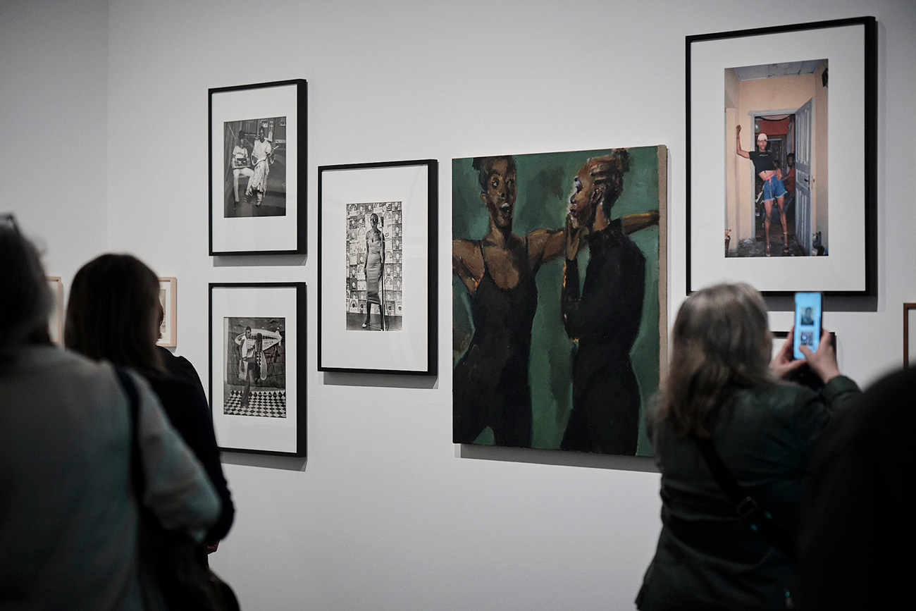 Vistes de l'exposició "Projectar un planeta negre. L’art i la cultura de Panàfrica", 2025. Foto: Miquel Coll