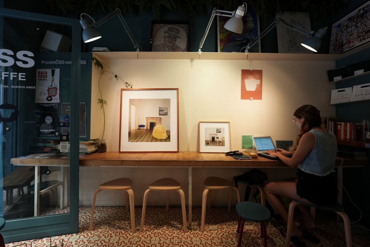 View of the works "Paisaje interior con marina. Aranjuez" and "Paisaje interior con marina. Caracol", by Mabel Palacín and Mirko Mejetta, at Öss Kaffe. Photo: Miquel Coll