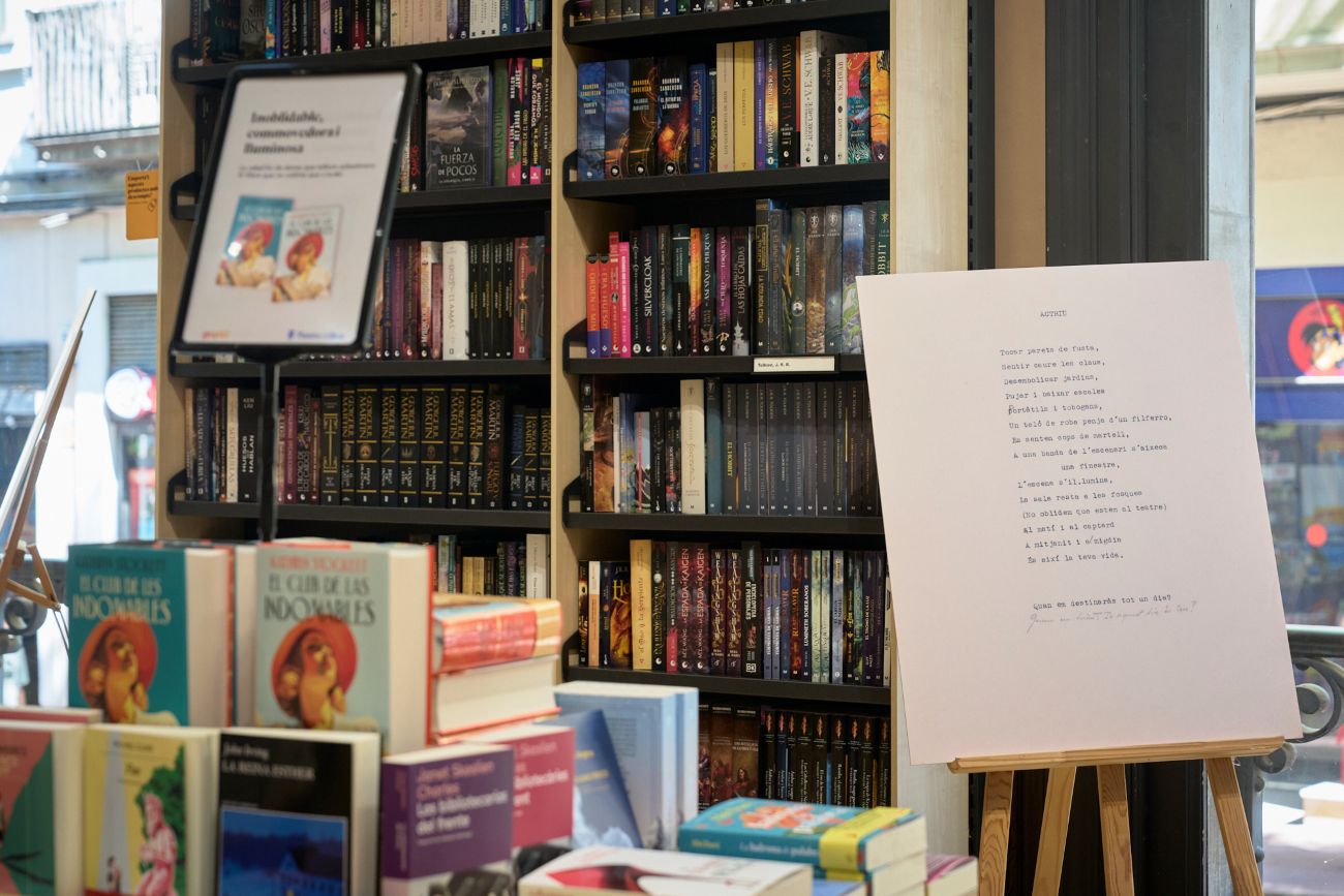 View of the work "Conjunto de poemas mecanografiados", by Joan Brossa, at Abacus Terrassa. Photo: Miquel Coll