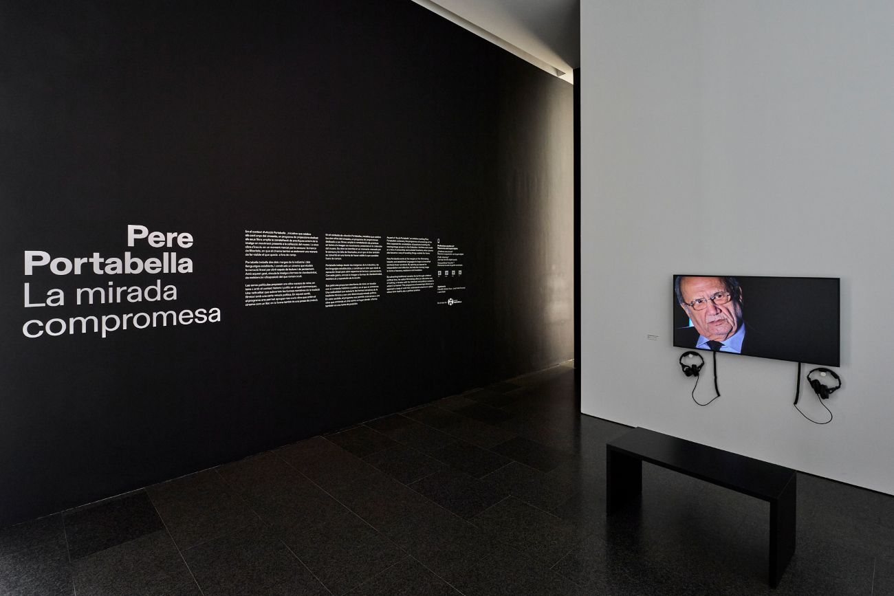 Vistas de la exposición "El gesto de filmar. El vídeo en la Colección MACBA", 2026. Foto: Miquel Coll